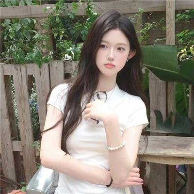 美女蛇岛求生